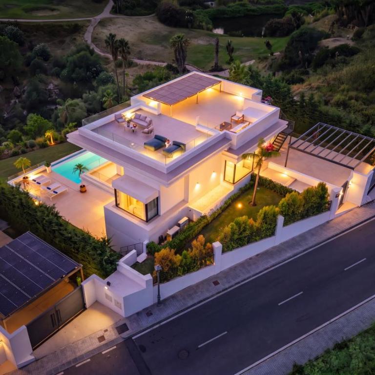 VACATION MARBELLA I Villa Status, Private Pool, 5min to the Beach, BBQ, Rooftop Terrace, 5 BDRS, Luxury Villa - Villa with Private Pool - 59