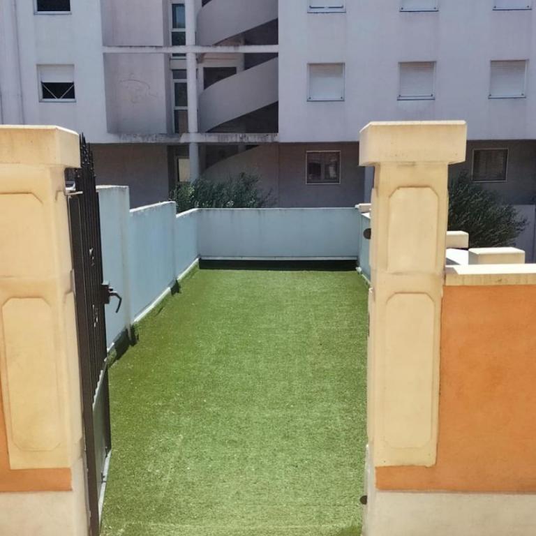 Appartement rénové lumineux avec grande terrasse - Appartement - 2