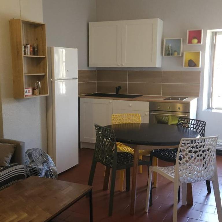 Confortable 3 pièces au centre de VIAS - Appartement 2 Chambres - 3