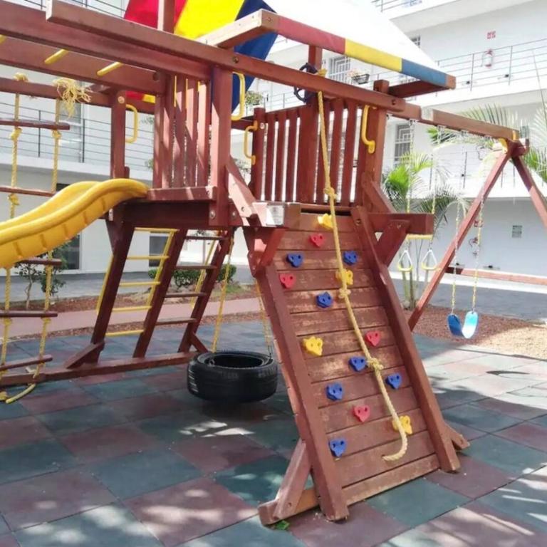 Comfortable apartment near Arena GDL and the Zoo - Two-Bedroom Apartment - 13