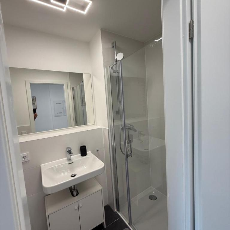City Apartment Tunnelstraße - Studio - 6
