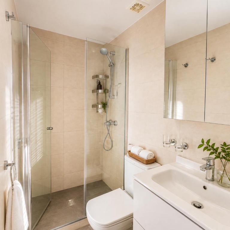 Marbella Beach House with Private Garden in Peaceful Area Close to Everything - Magnolia Properties - Casa de 2 dormitorios - 16