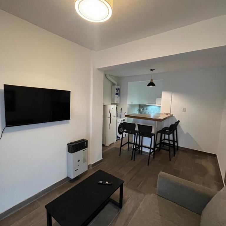 Departamento para 4 personas, a metros del Hospital Privado - Two-Bedroom Apartment - 1