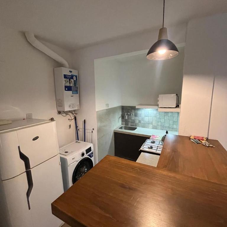 Departamento para 4 personas, a metros del Hospital Privado - Two-Bedroom Apartment - 7