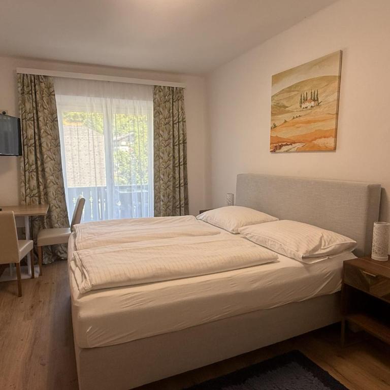 Hotel Seerose Wolfgangsee - Doppelzimmer mit Balkon - 9