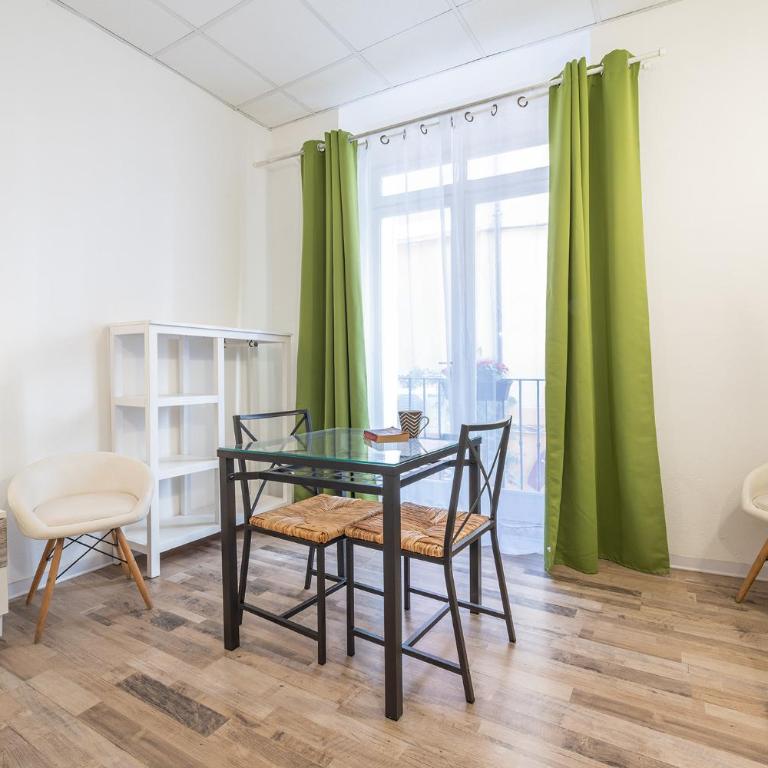 B House - Double or Twin Room with Private Bathroom - 3