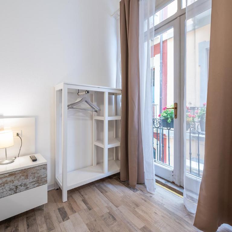 B House - Double or Twin Room with Private Bathroom - 5