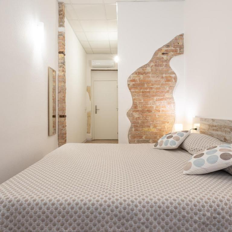 B House - Double or Twin Room with Private Bathroom - 6