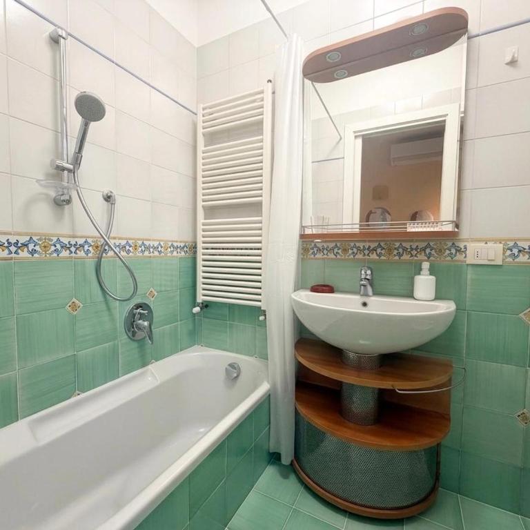 La Perla di Labuan - Apartment mit 2 Schlafzimmern und Gartenblick - 18