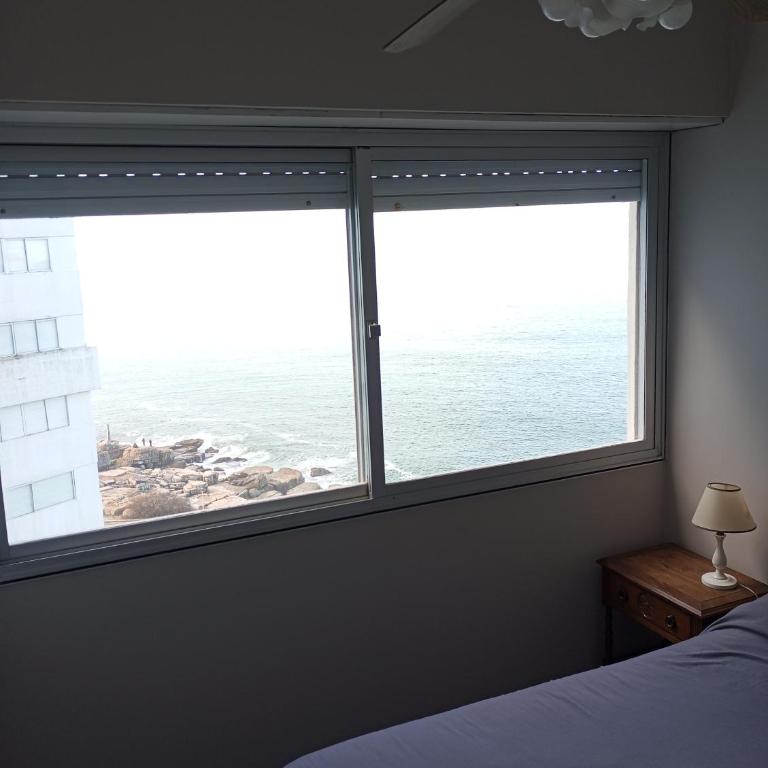 Excelente Depto 2 dormitorios frente y vista al mar playa Varese, Edificio Cabo Corrientes - Apartamento de 2 dormitorios - 15