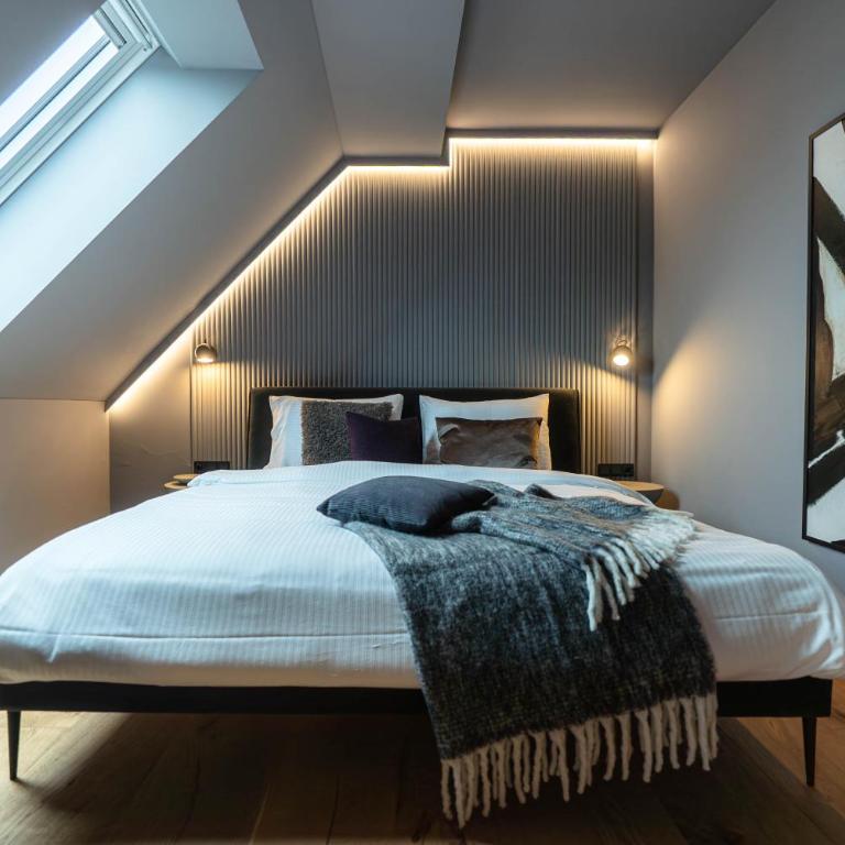 Conlon House Central - "Conlon Studio" - 5