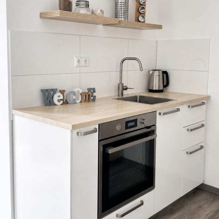 Cozy Apartment with Terrace & Free Parking - Apartment mit 1 Schlafzimmer - 3