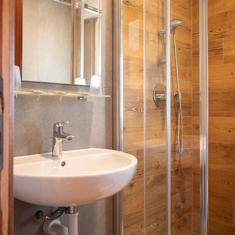 Casa per Ferie Le Rais - Camera Matrimoniale/Doppia con Letti Singoli con Bagno Privato - 9