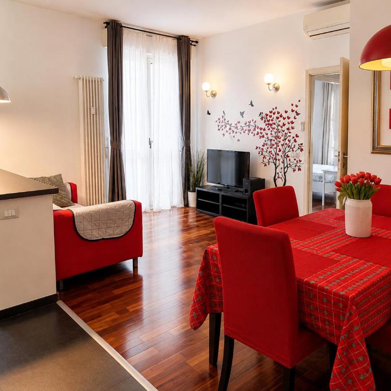 The Red Suite in Florence with Free Parking - Two-Bedroom Apartment with private parking - 1