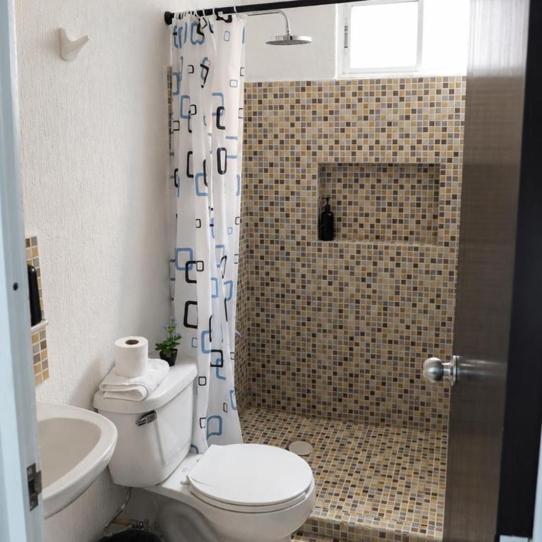 Casa Completa con Piscina Privada 10 min Aeropuerto Ideal para Familias y viajeros - Casa de 2 dormitorios - 23