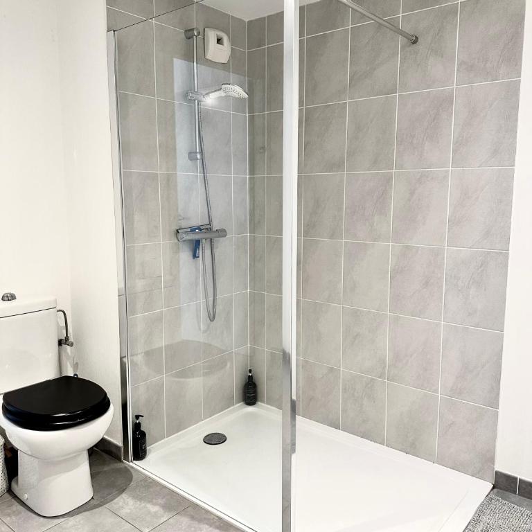 Charmant 2 pièces avec terrasse & tram à 5 min - Appartement 1 Chambre - 23