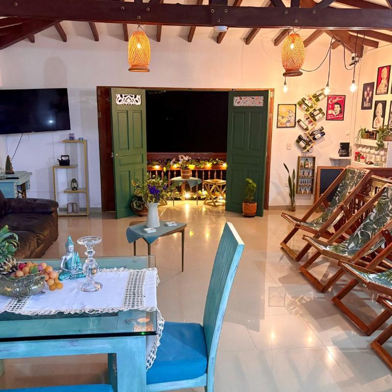 Blomst Casa Hostal - Deluxe Double or Twin Room - 1