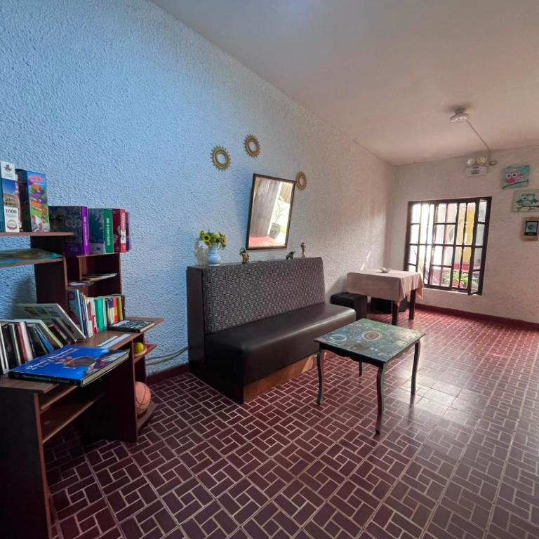 Wayra Hostel Huanchaco - Triple Room with Shared Bathroom - 5