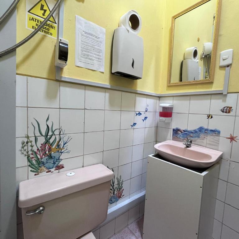 Wayra Hostel Huanchaco - Queen Room with Shared Bathroom - 9