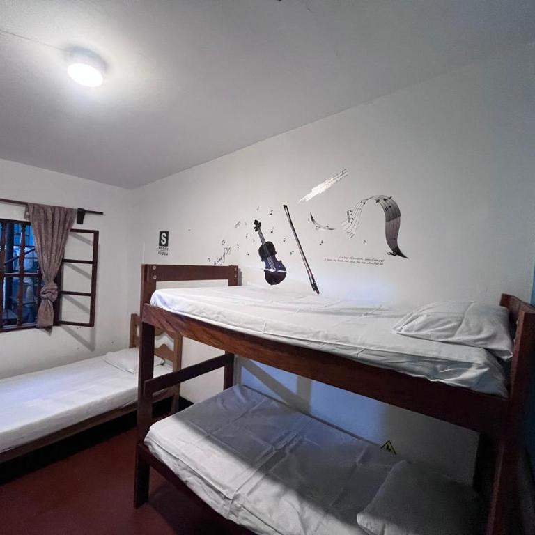 Wayra Hostel Huanchaco - Triple Room with Shared Bathroom - 9