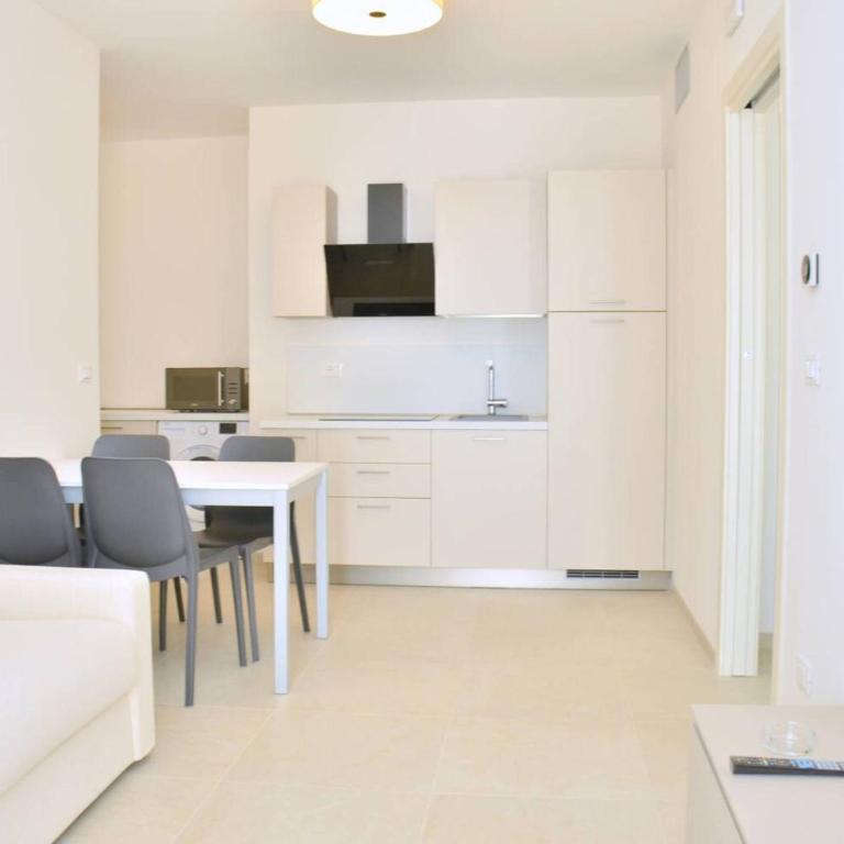Beautiful apartment lighted by the sun in Bibione - Apartment - 2