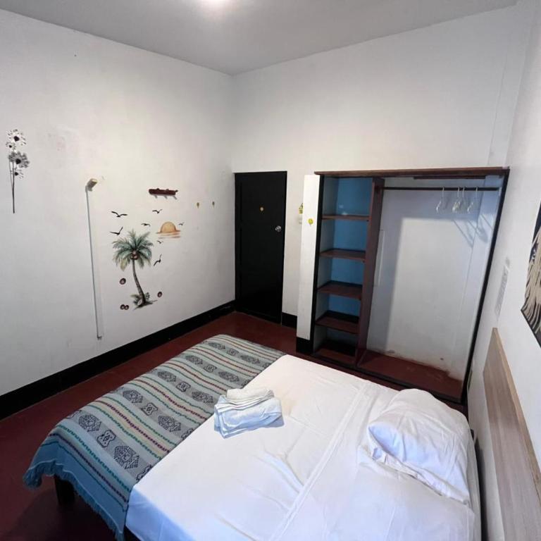 Wayra Hostel Huanchaco - Double Room with Shared Bathroom - 8