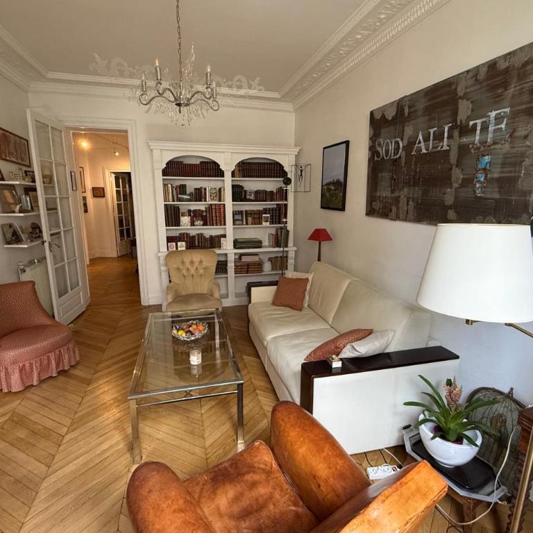 Grand appartement calme avec balcon à Paris 12 - Appartement - 1