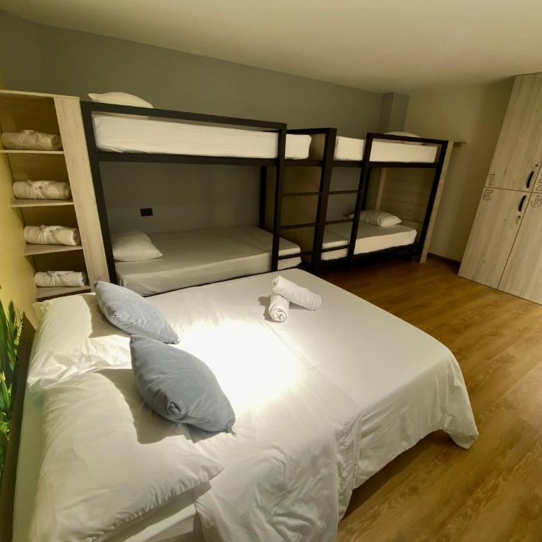 Breathe Retreat House - Family Room with Private Bathroom - 5