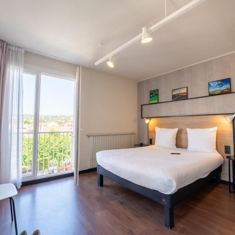 Ibis Centre Millau - Chambre Double Deluxe avec Terrasse Privée - 1