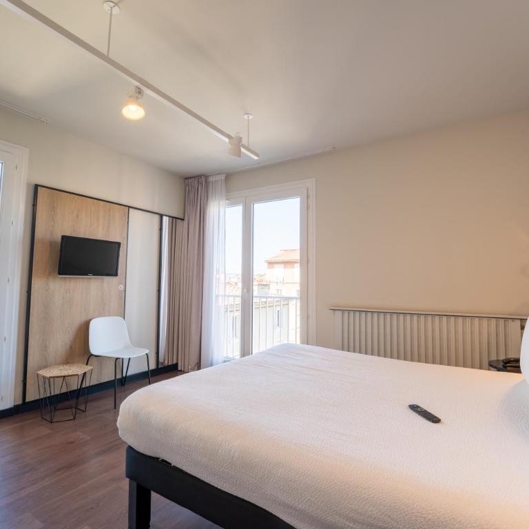Ibis Centre Millau - Chambre Double Deluxe avec Terrasse Privée - 4
