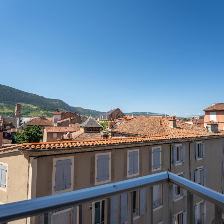 Ibis Centre Millau - Chambre Double Deluxe avec Terrasse Privée - 3