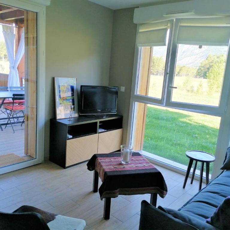 Appartements Barcelonette by PraLoup Vacances - Apartment with Garden View - 1