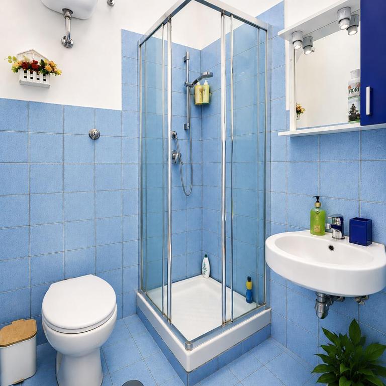 Sweet Life Guesthouse Hospety Group - Chambre Double avec Toilettes Communes - 7