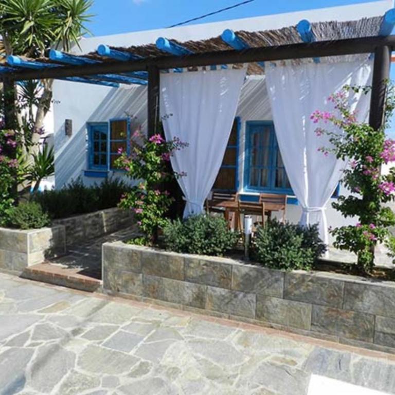 Los Tartessos 2 - One-Bedroom Apartment with Garden - 4