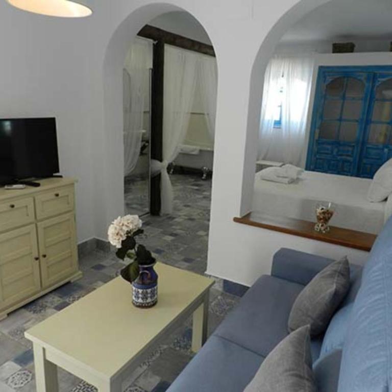 Los Tartessos 2 - One-Bedroom Apartment with Garden - 8