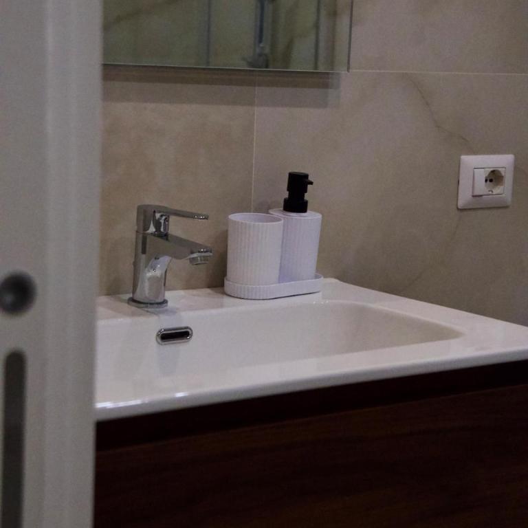 Vent1-Rooms - Appartamento con 2 Camere da Letto - 36