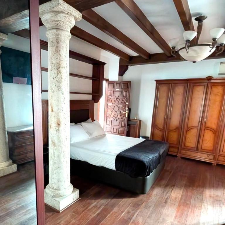 Arunda Luxury Boutique - Habitación con cama extragrande y bañera de hidromasaje - 7
