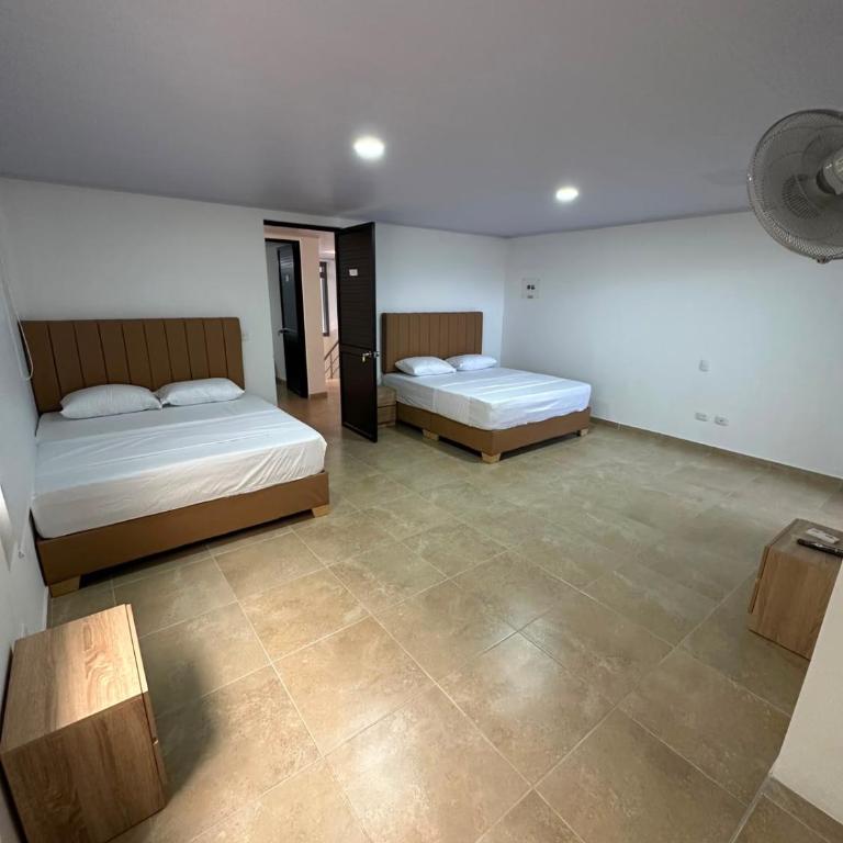 Hotel Central Park Cartago - Habitación Familiar - 6