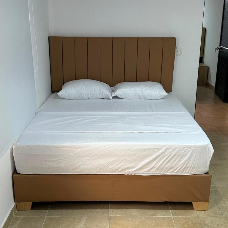 Hotel Central Park Cartago - Habitación Doble - 11