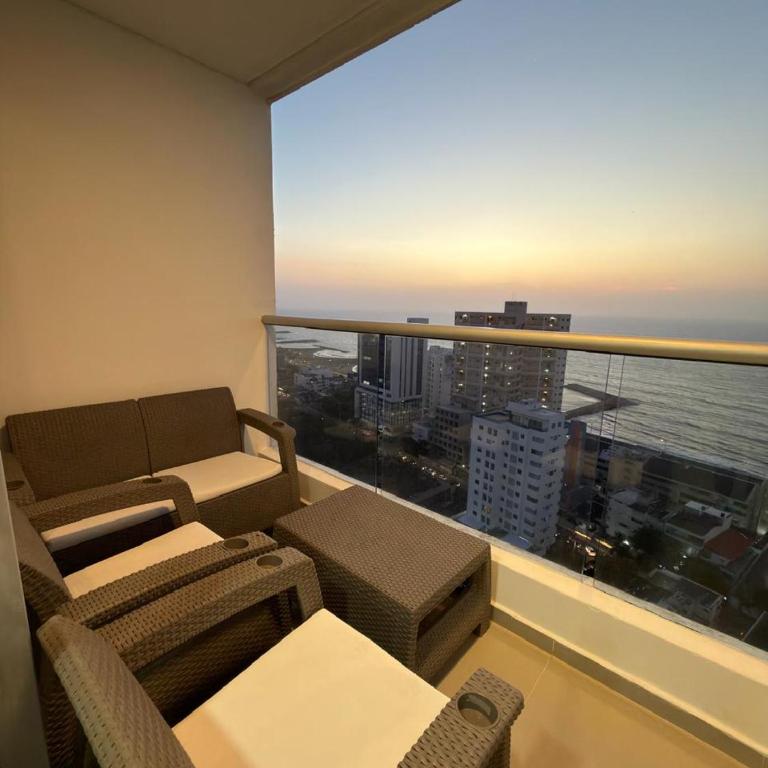 Apartamento Moderno y Lujoso con vista al Mar PISO19 - Cerca a la Ciudad Amurallada - Three-Bedroom Apartment - 12