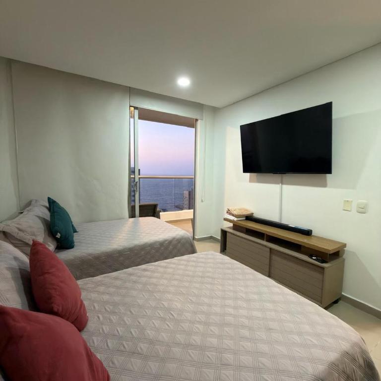 Apartamento Moderno y Lujoso con vista al Mar PISO19 - Cerca a la Ciudad Amurallada - Three-Bedroom Apartment - 20