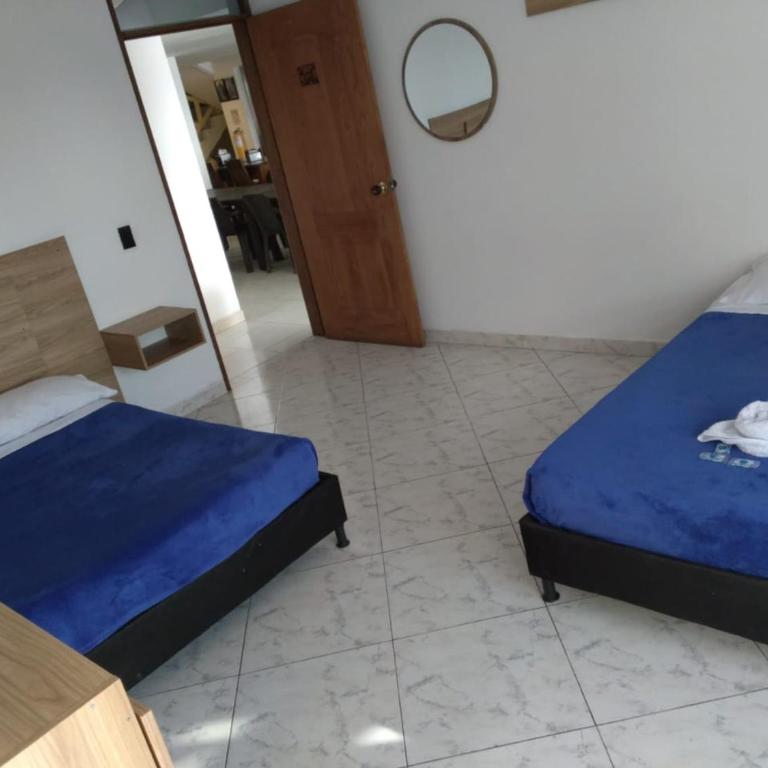 Hotel parrilla paisa guatape - Habitación Cuádruple con balcón - 8