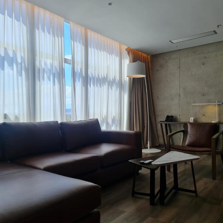 Del Bono Central Hotel - Suite Presidencial - 8
