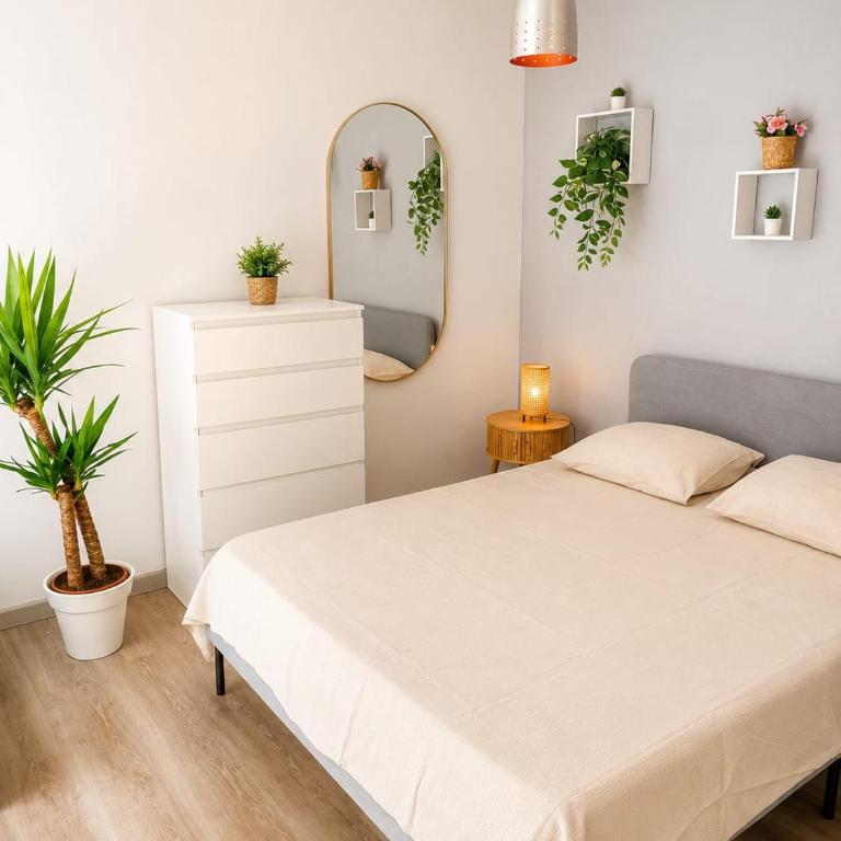 La Parenthèse Revol GEM Europole Gare Miniatec - One-Bedroom Apartment - 1