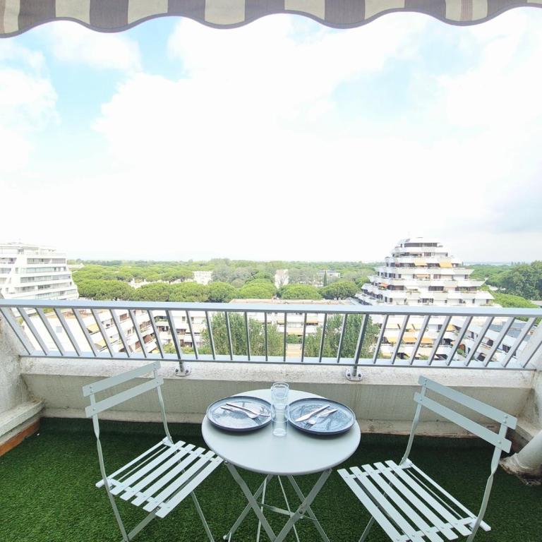Suite Panoramique avec Climatisation Wifi en Centre-ville - ROSSIconciergerie - Linge inclus - Queen Studio - 11