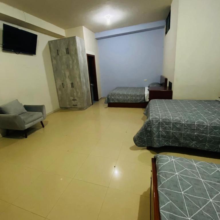 Hostal acacias - Habitación Triple con baño privado - 2