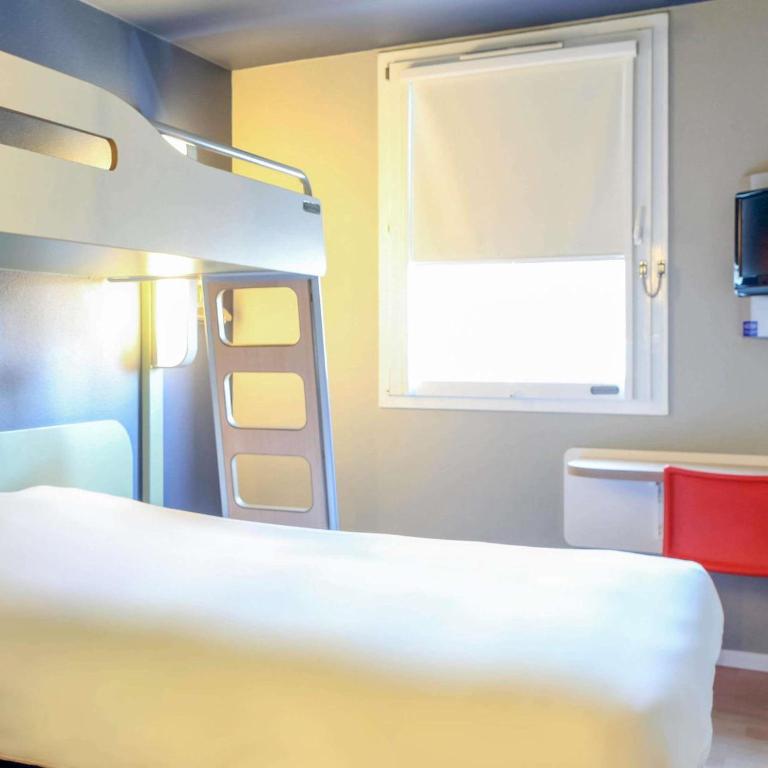 Hotel Ibis Budget Nancy Centre - Chambre Triple avec 1 Lit Double et 1 Lit Superposé - 3