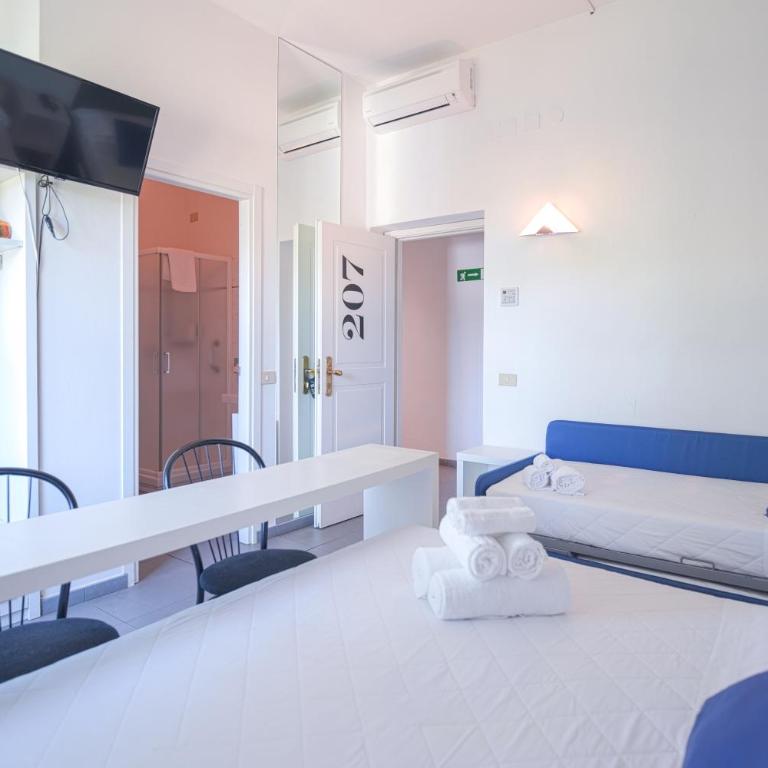 Hotel La Bussola - Camera Tripla Standard - 9