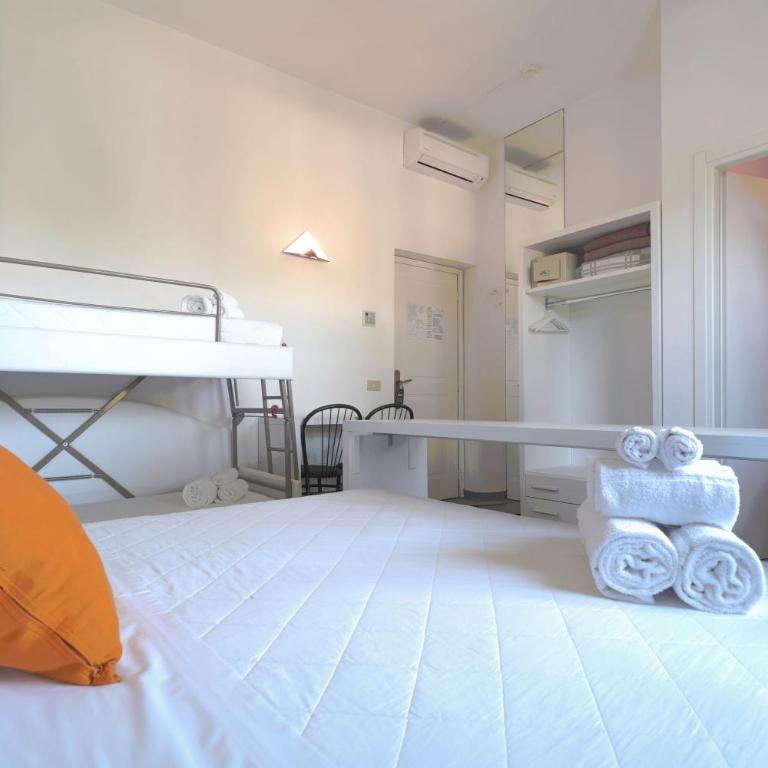 Hotel La Bussola - Camera Quadrupla Standard - 4