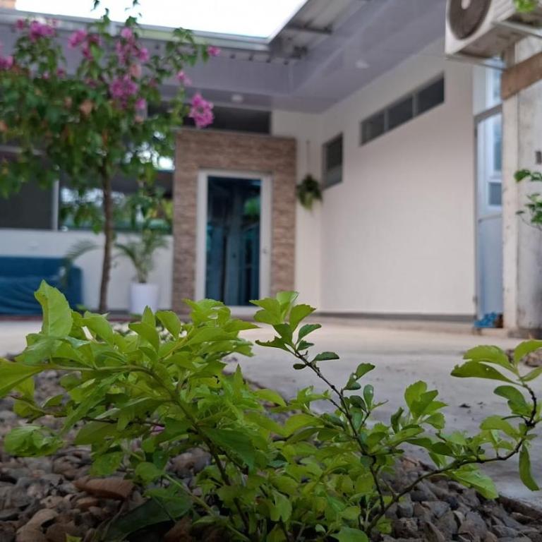 RETIRO AMAZÓNICO con Cochera Aire Acondicionado Ducha Caliente y Cerca al río en Puerto Maldonado - One-Bedroom House - 1